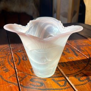 LAVORAZIONE ARTE MURANO PINK
DESIGNED‎ SWIRL GLASS VASE